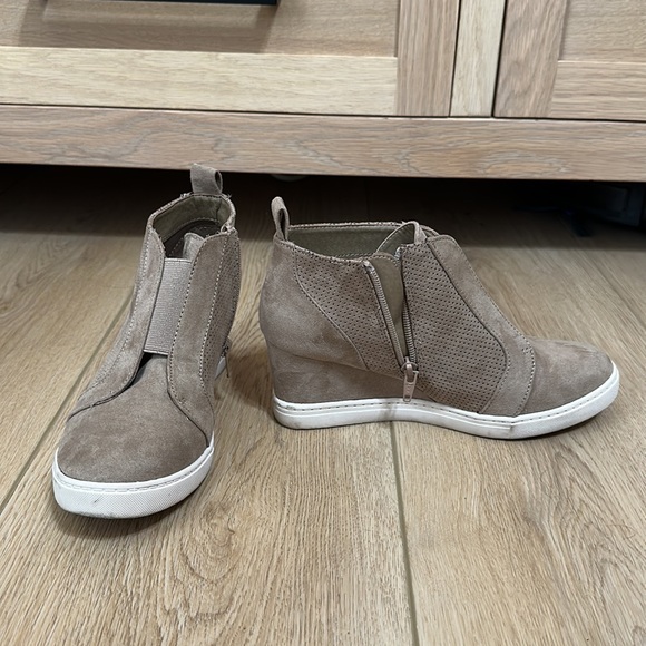 Wedge sneakers, size 7.5 - Picture 3 of 6